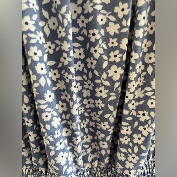 Hostess Pick 💥🥳 I.N. San Francisco Blue Floral Top - Picture 3 of 9